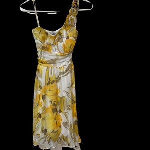 New with tags White and yellow floral Speechless summer dress size medium